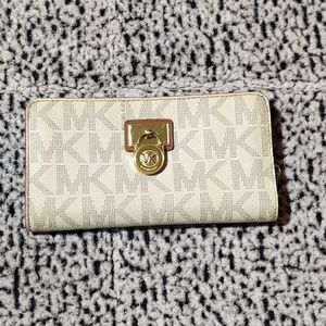 Michael Kors wallet